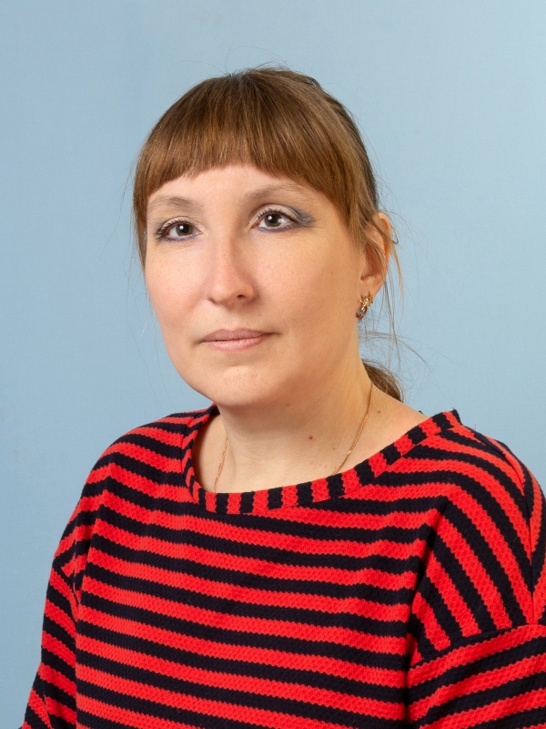 Шарова Елена Владимировна.